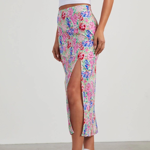 Vici Carlene Floral Midi Skirt - Picture 3 of 8